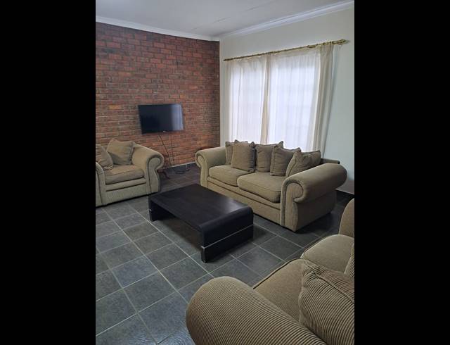 12 BEDROOM HOUSE FOR SALE IN HAYFIELDS